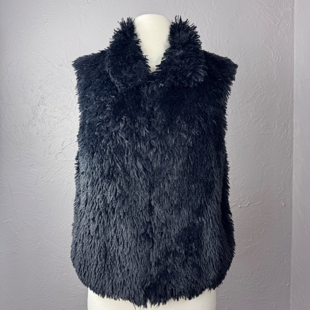Vintage y2k fuzzy black vest goth club kid XL teddy bear cozy cuddly soft